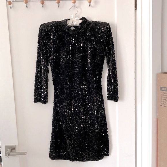 🎁ZARA Blogger Black Sequin Cut Out Mini Dreas - Picture 4 of 9